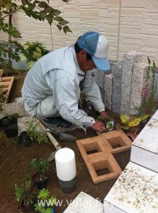 バリ風　植栽工事中