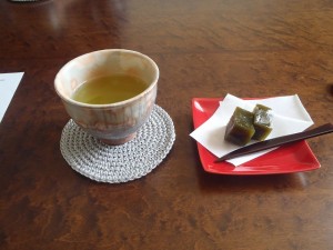 お茶と茶菓子